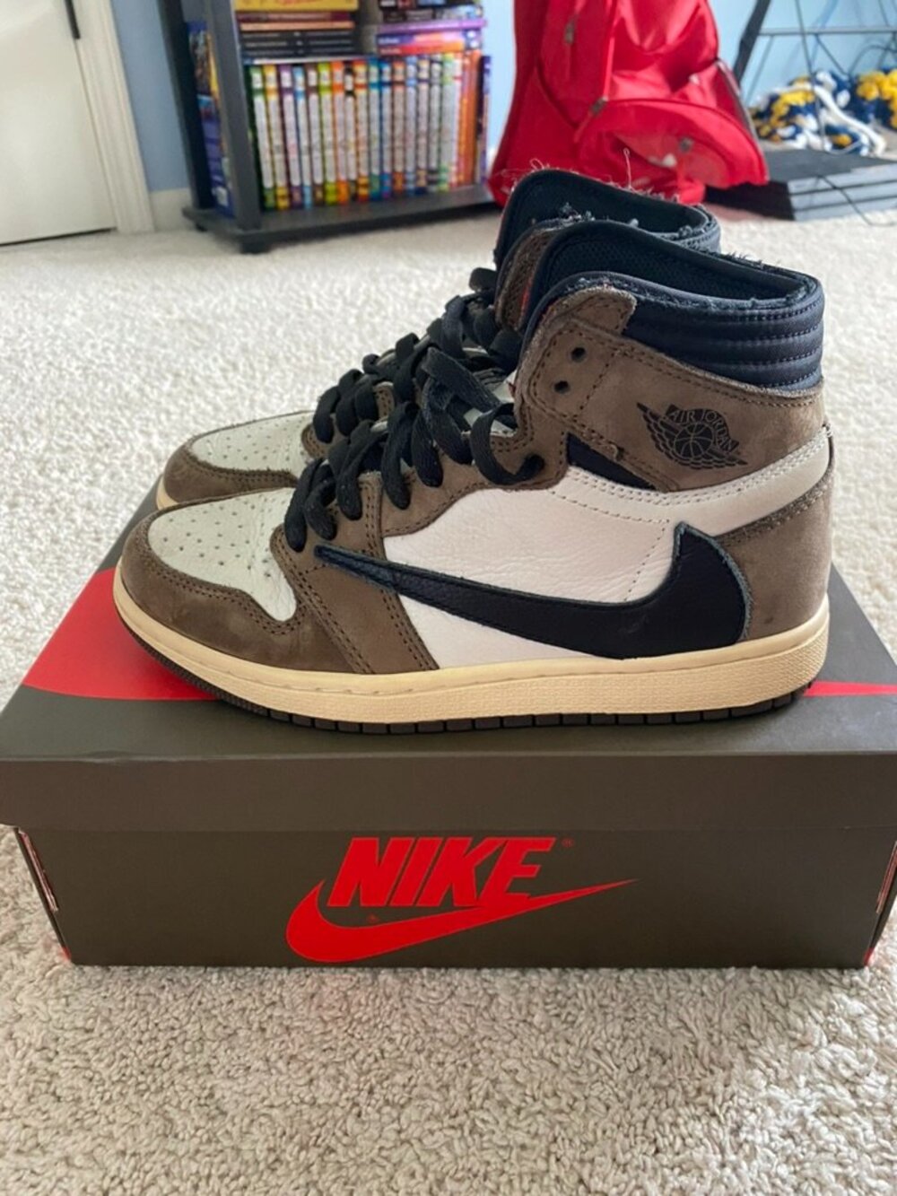 Nike Air Jordan 1 High OG Travis Scott
